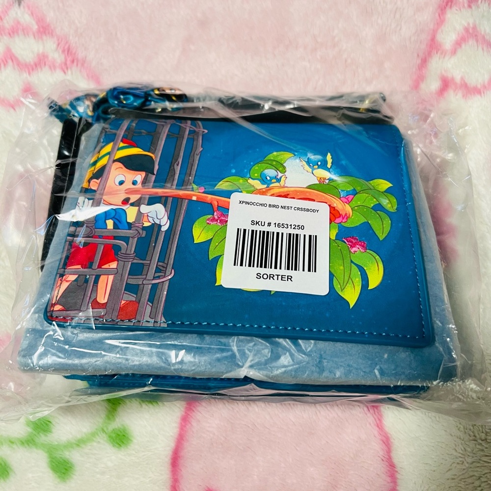 Loungefly Pinocchio - Picture 13 of 14